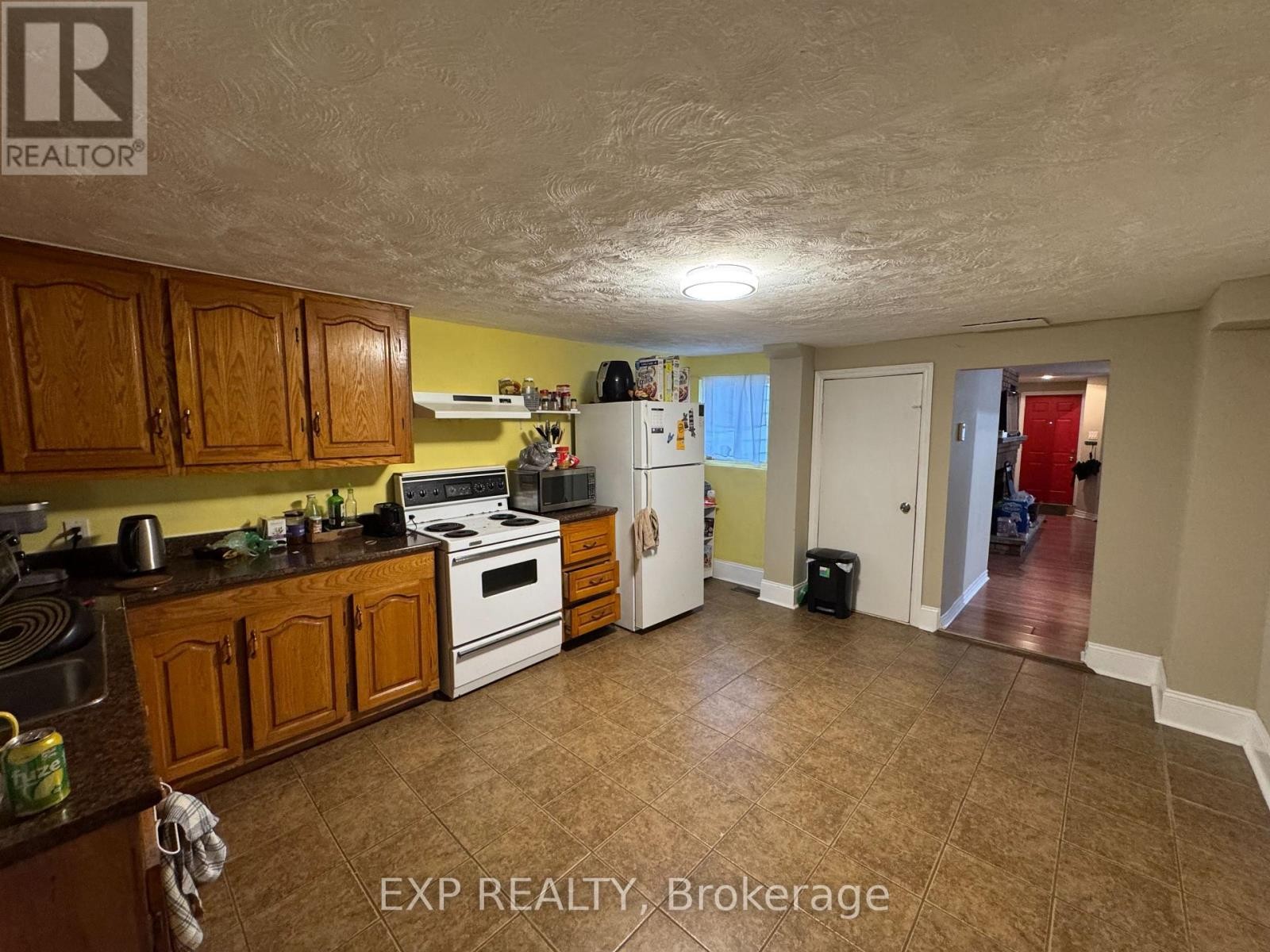 












UNIT 1 - 72 BARRETTE STREET

,
Ottawa,




Ontario
K1L8A3

