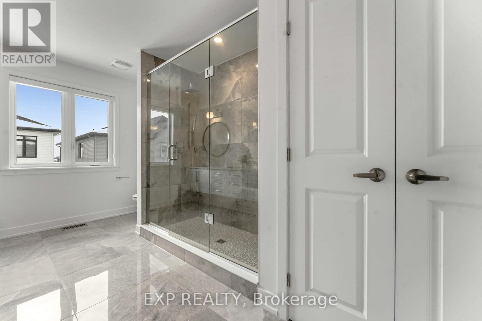 












911 DUXBURY LANE

,
Ottawa,




Ontario
K4M0M2

