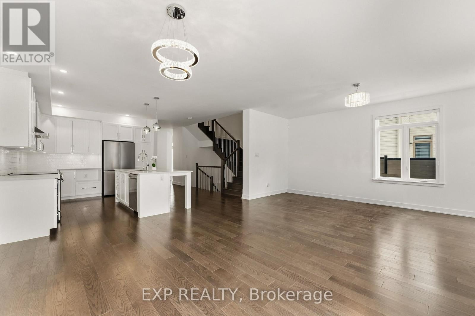 












911 DUXBURY LANE

,
Ottawa,




Ontario
K4M0M2

