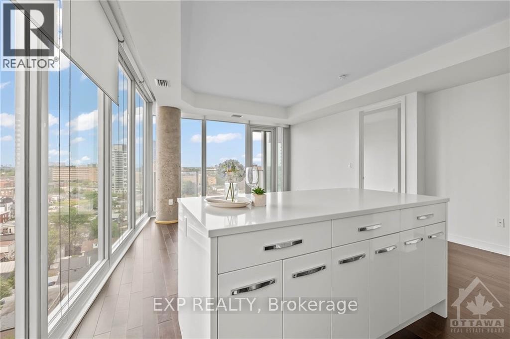 












1107 - 111 CHAMPAGNE AVENUE S

,
Ottawa,




Ontario
K1S5V3

