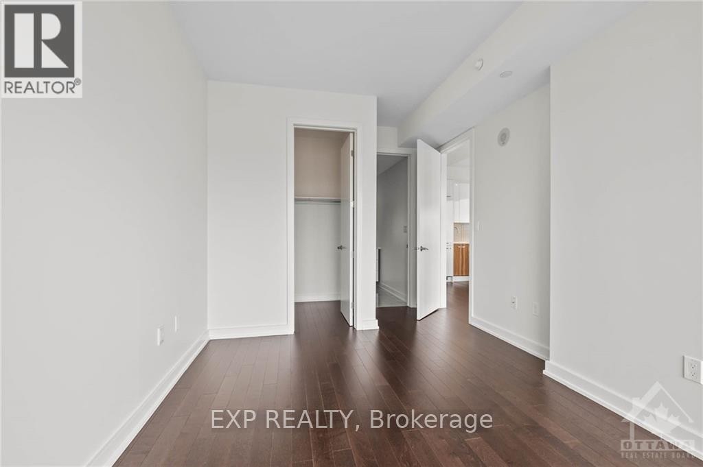 












1107 - 111 CHAMPAGNE AVENUE S

,
Ottawa,




Ontario
K1S5V3

