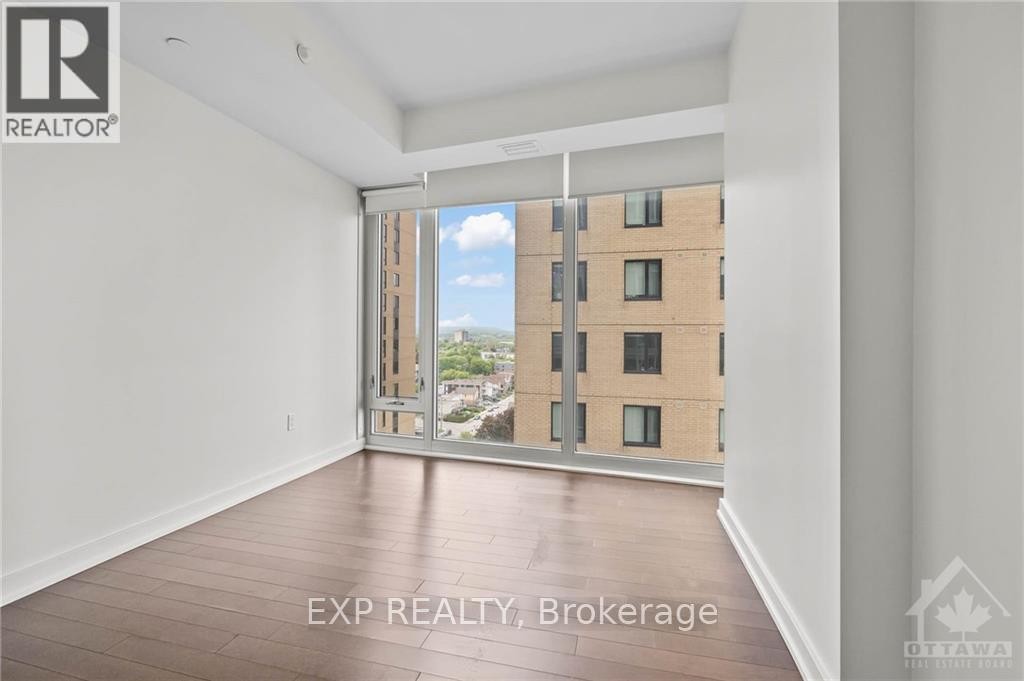 












1107 - 111 CHAMPAGNE AVENUE S

,
Ottawa,




Ontario
K1S5V3

