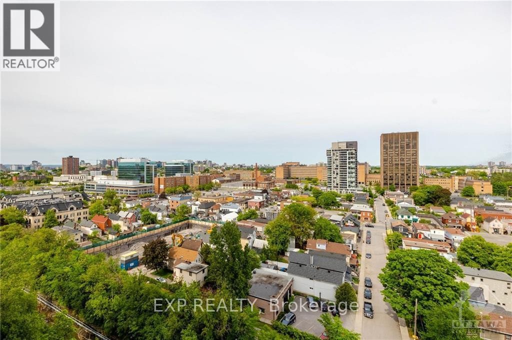 












1107 - 111 CHAMPAGNE AVENUE S

,
Ottawa,




Ontario
K1S5V3

