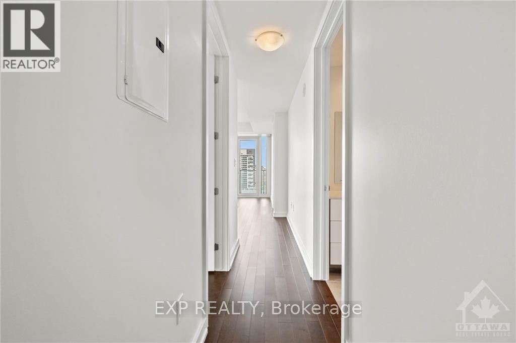 












1107 - 111 CHAMPAGNE AVENUE S

,
Ottawa,




Ontario
K1S5V3

