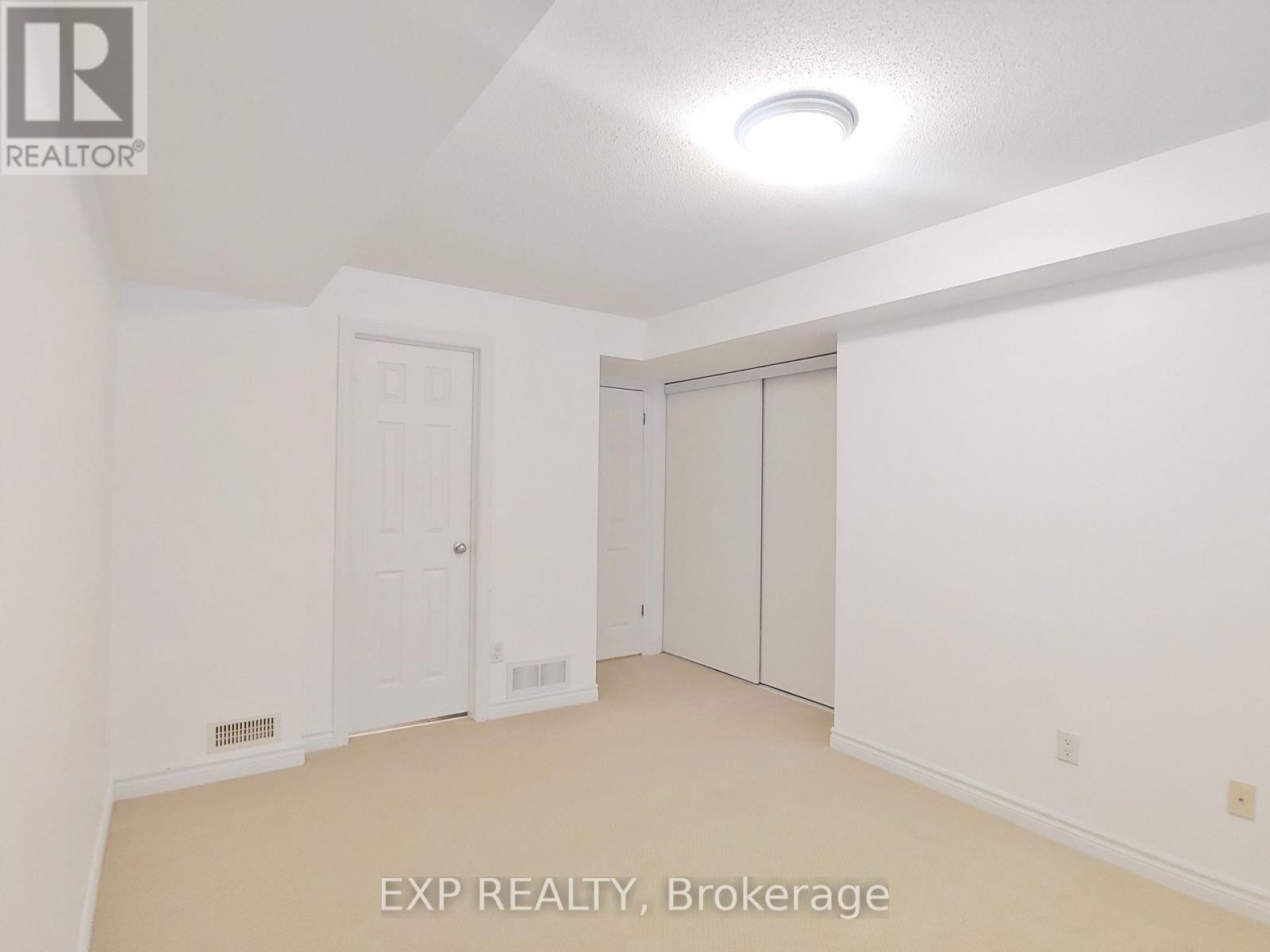 












605 B CHAPMAN MILLS DRIVE

,
Ottawa,




Ontario
K2J5T1

