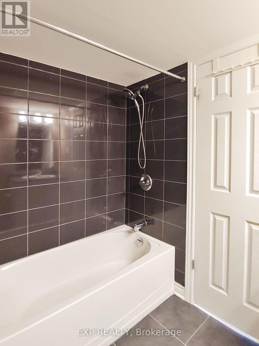 












605 B CHAPMAN MILLS DRIVE

,
Ottawa,




Ontario
K2J5T1

