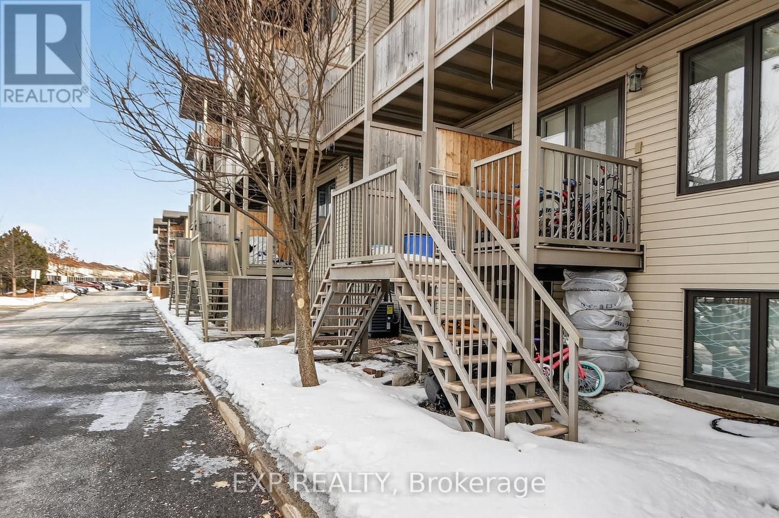 












605 B CHAPMAN MILLS DRIVE

,
Ottawa,




Ontario
K2J5T1

