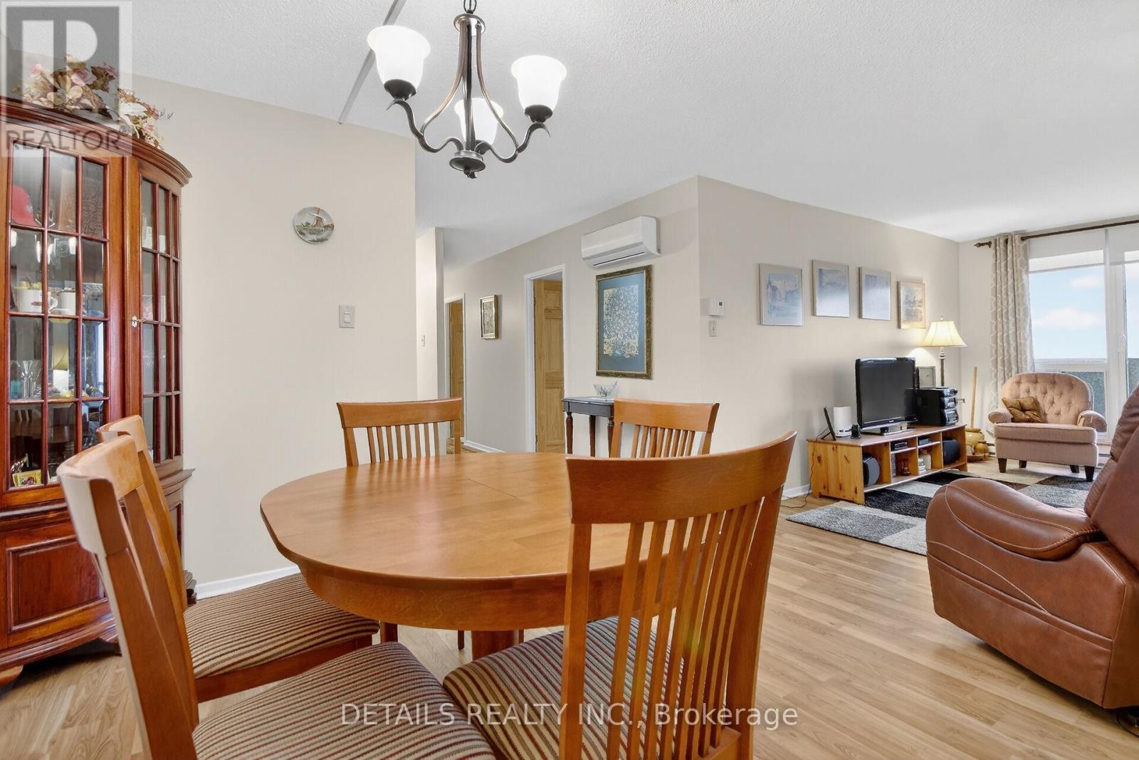 












2201 - 900 DYNES ROAD

,
Ottawa,




Ontario
K2C3L6

