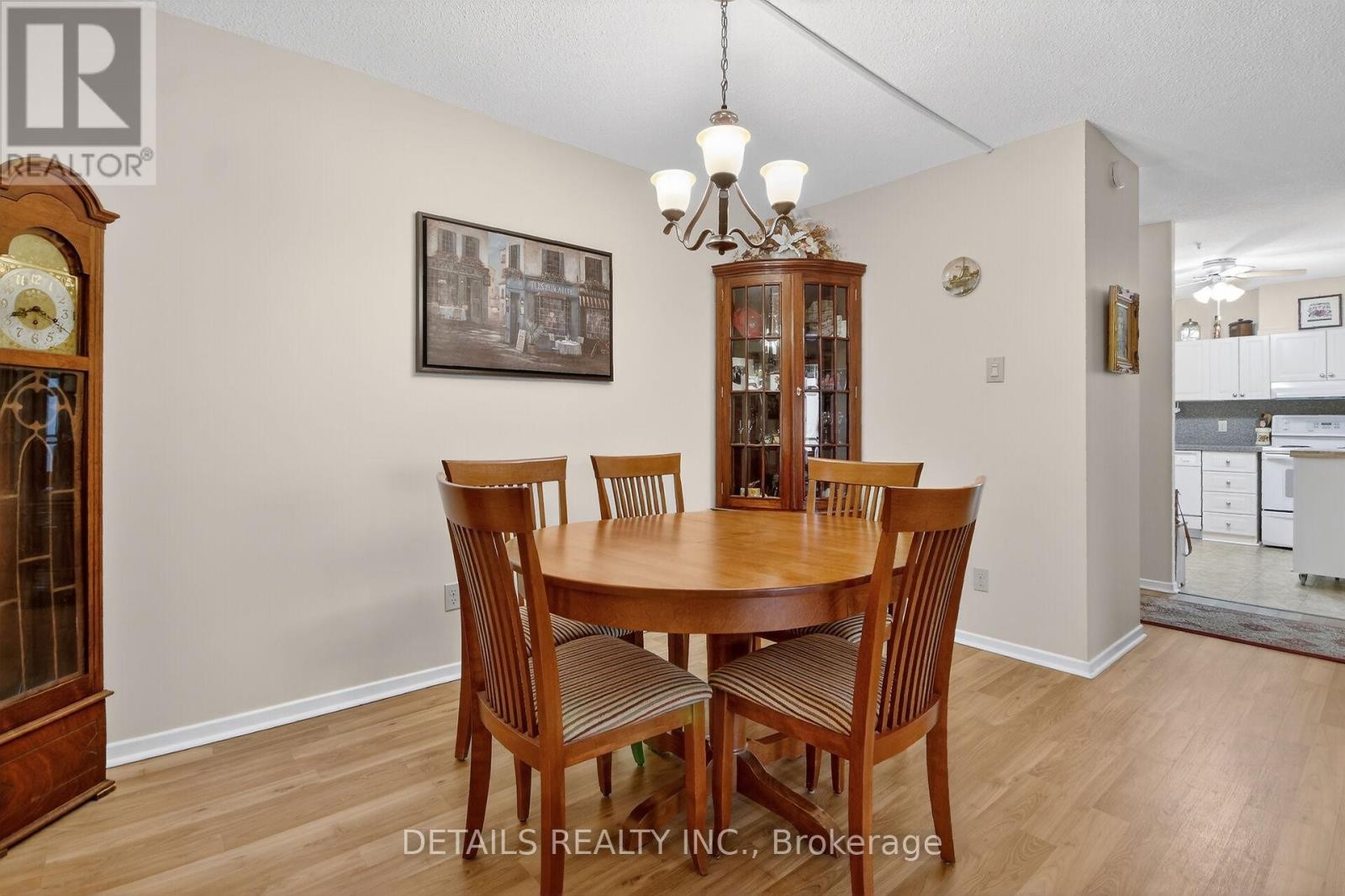 












2201 - 900 DYNES ROAD

,
Ottawa,




Ontario
K2C3L6

