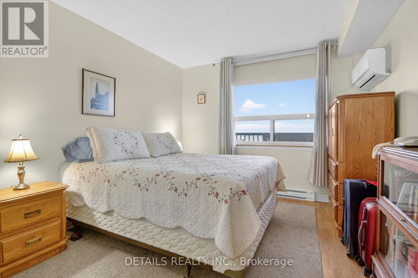 












2201 - 900 DYNES ROAD

,
Ottawa,




Ontario
K2C3L6

