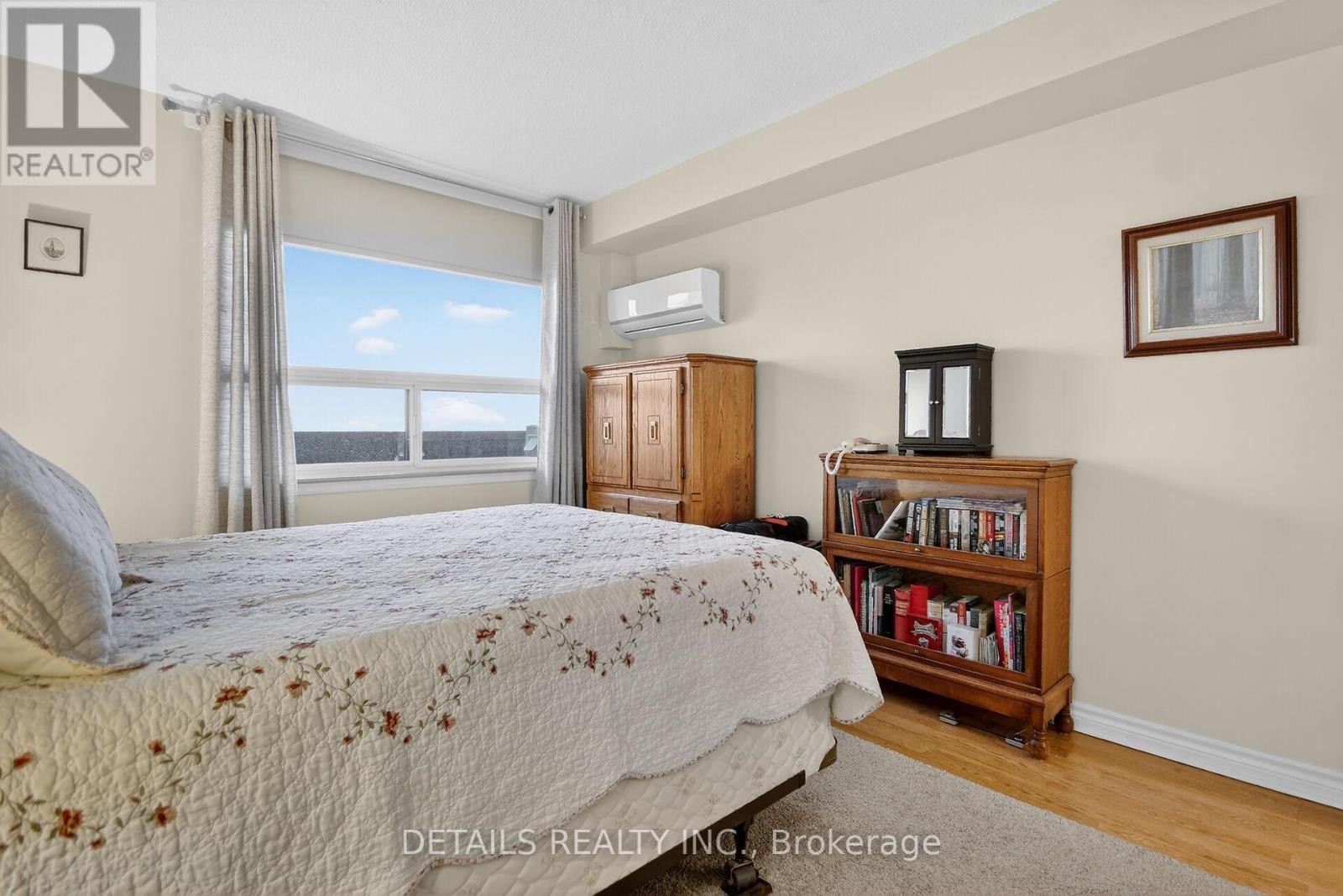 












2201 - 900 DYNES ROAD

,
Ottawa,




Ontario
K2C3L6

