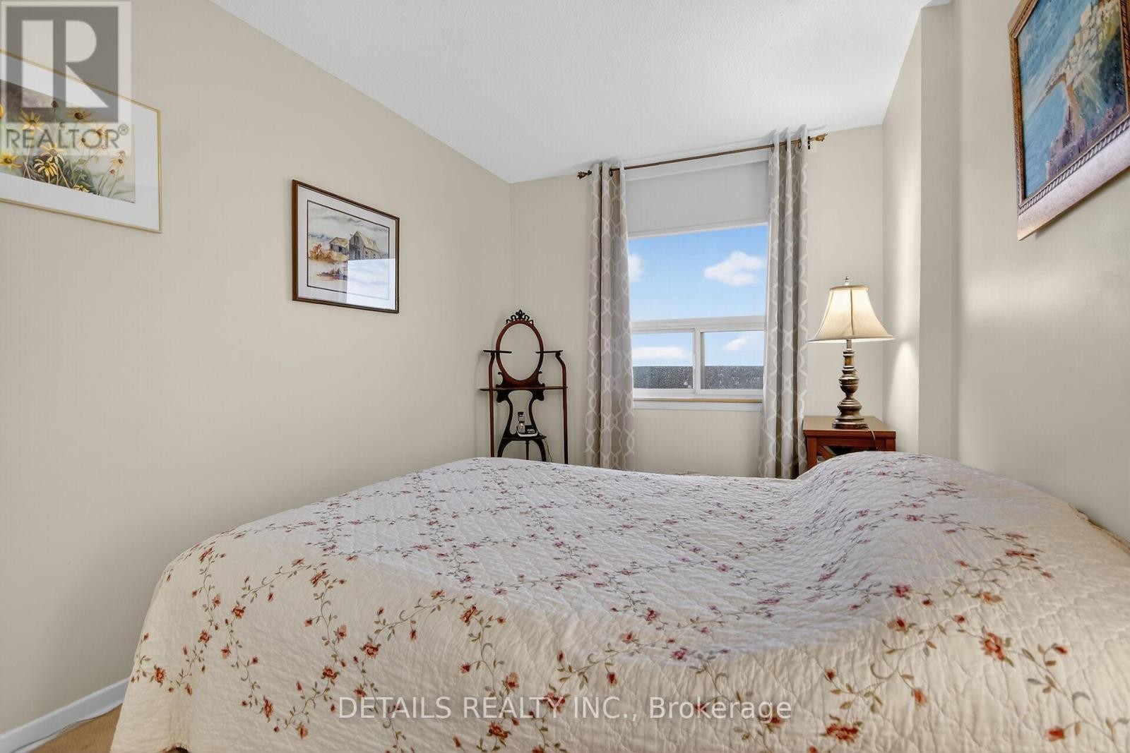












2201 - 900 DYNES ROAD

,
Ottawa,




Ontario
K2C3L6

