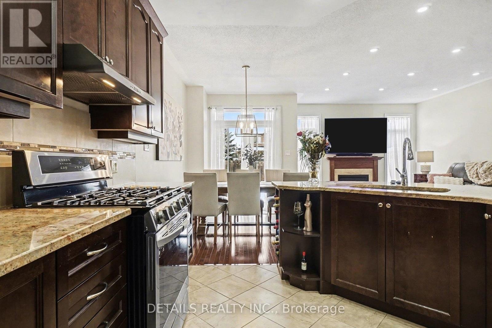 












112 WHISPERING WINDS WAY

,
Ottawa,




Ontario
K1W0B7

