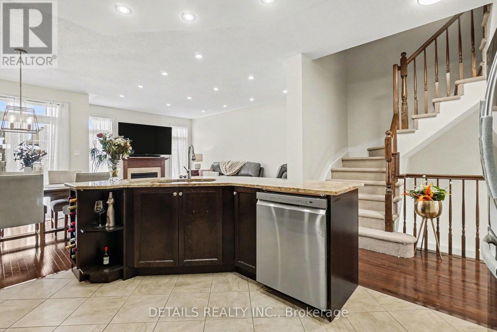 












112 WHISPERING WINDS WAY

,
Ottawa,




Ontario
K1W0B7

