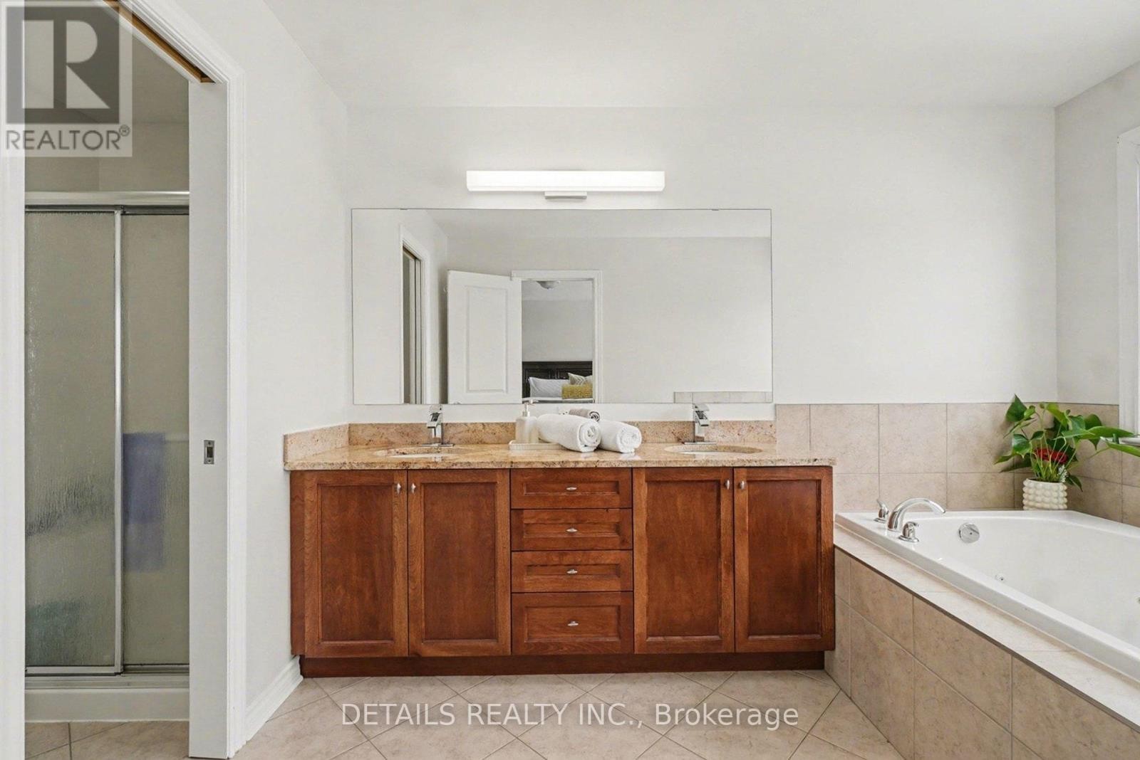 












112 WHISPERING WINDS WAY

,
Ottawa,




Ontario
K1W0B7

