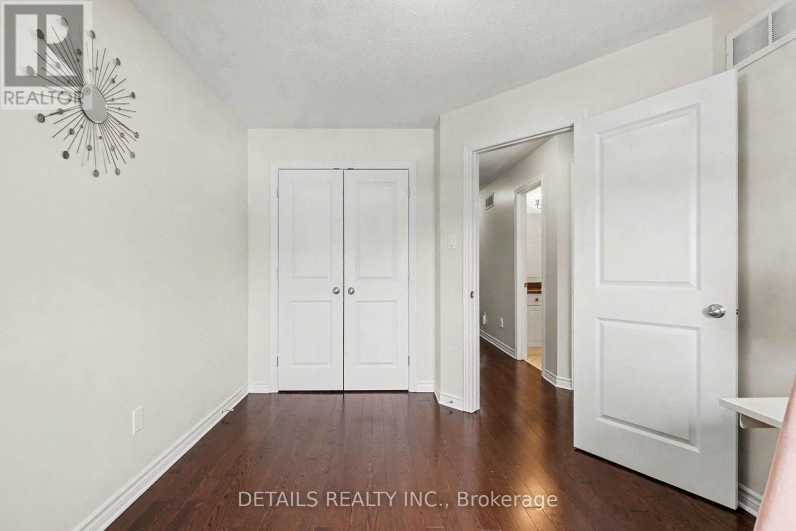 












112 WHISPERING WINDS WAY

,
Ottawa,




Ontario
K1W0B7

