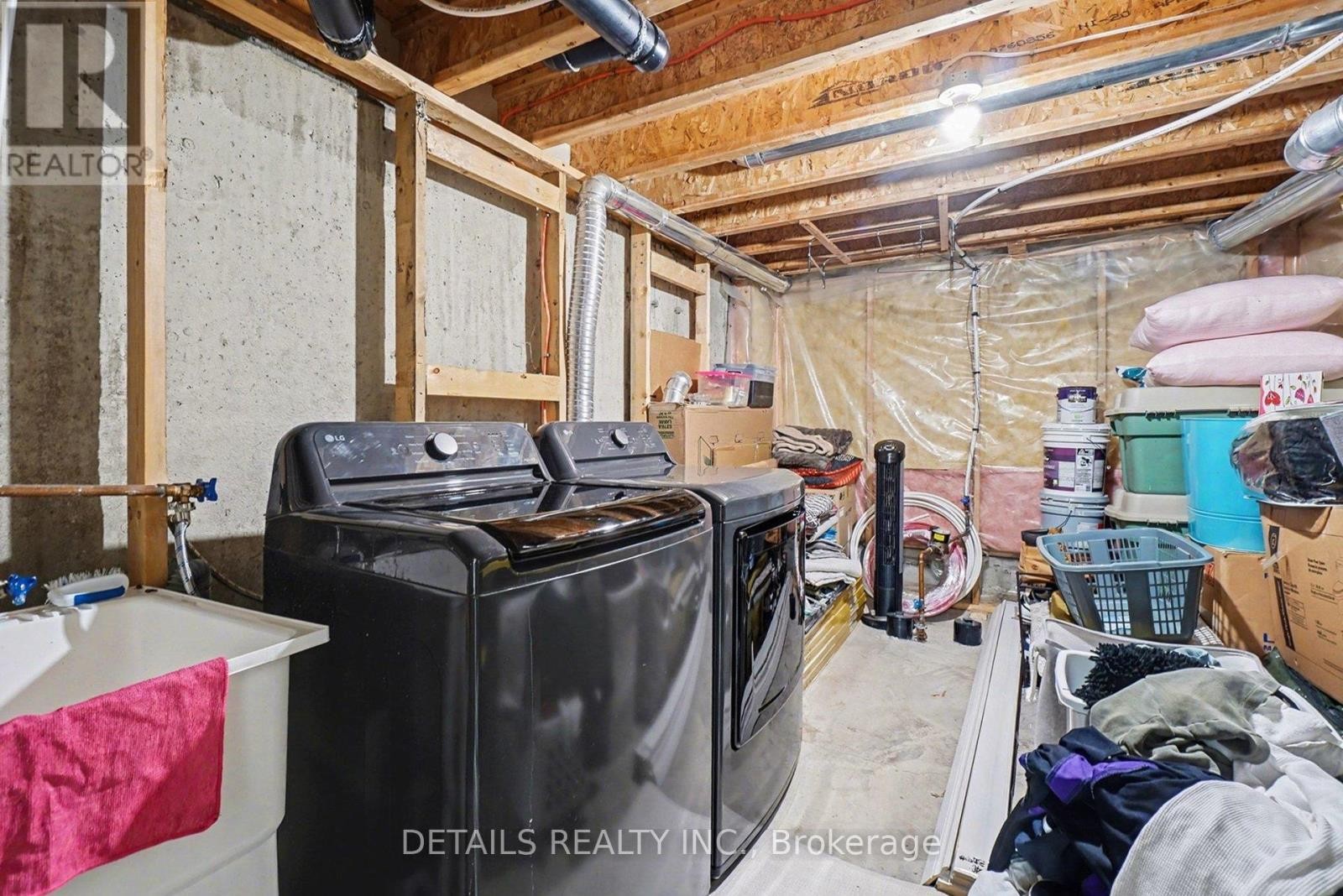 












112 WHISPERING WINDS WAY

,
Ottawa,




Ontario
K1W0B7

