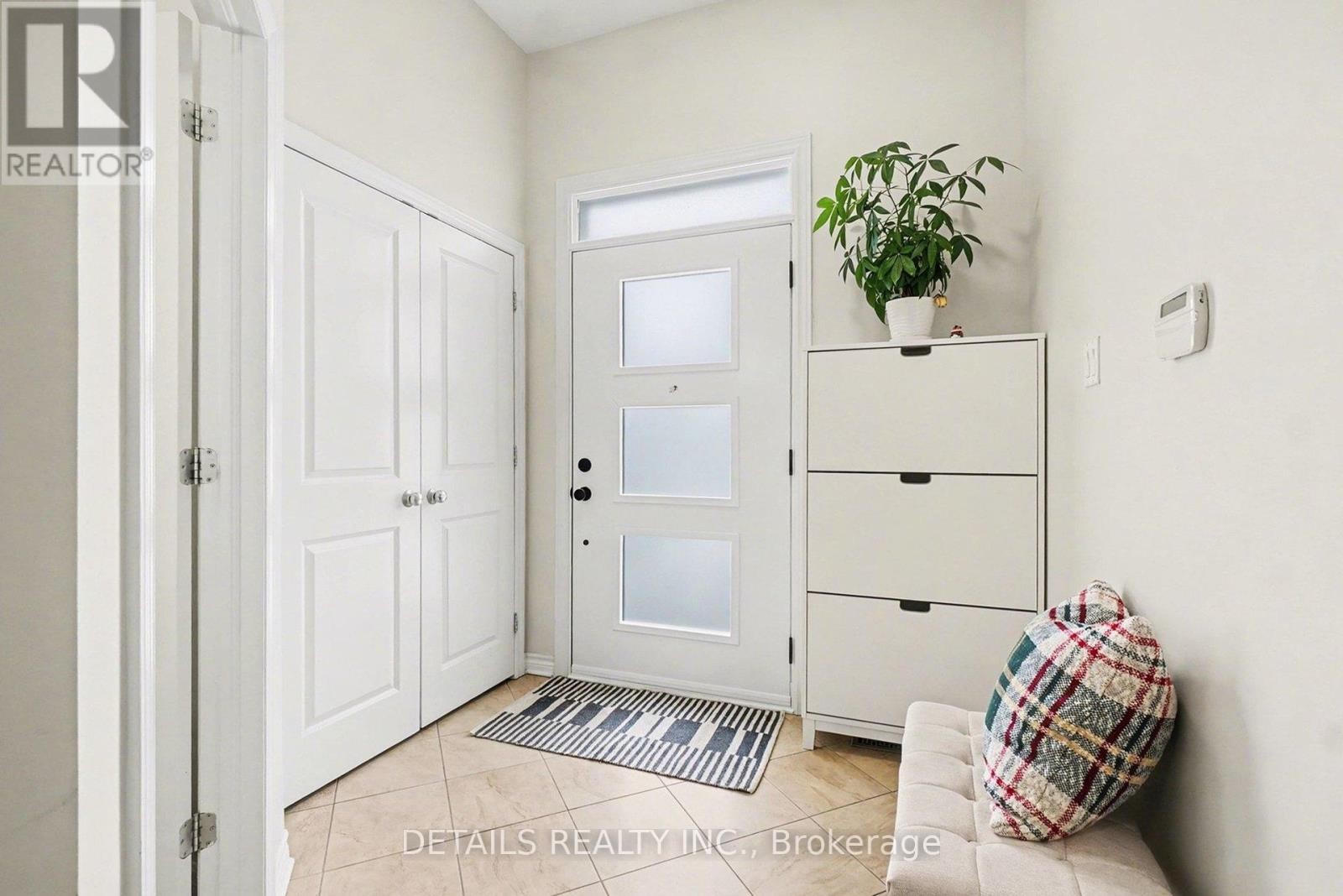 












112 WHISPERING WINDS WAY

,
Ottawa,




Ontario
K1W0B7

