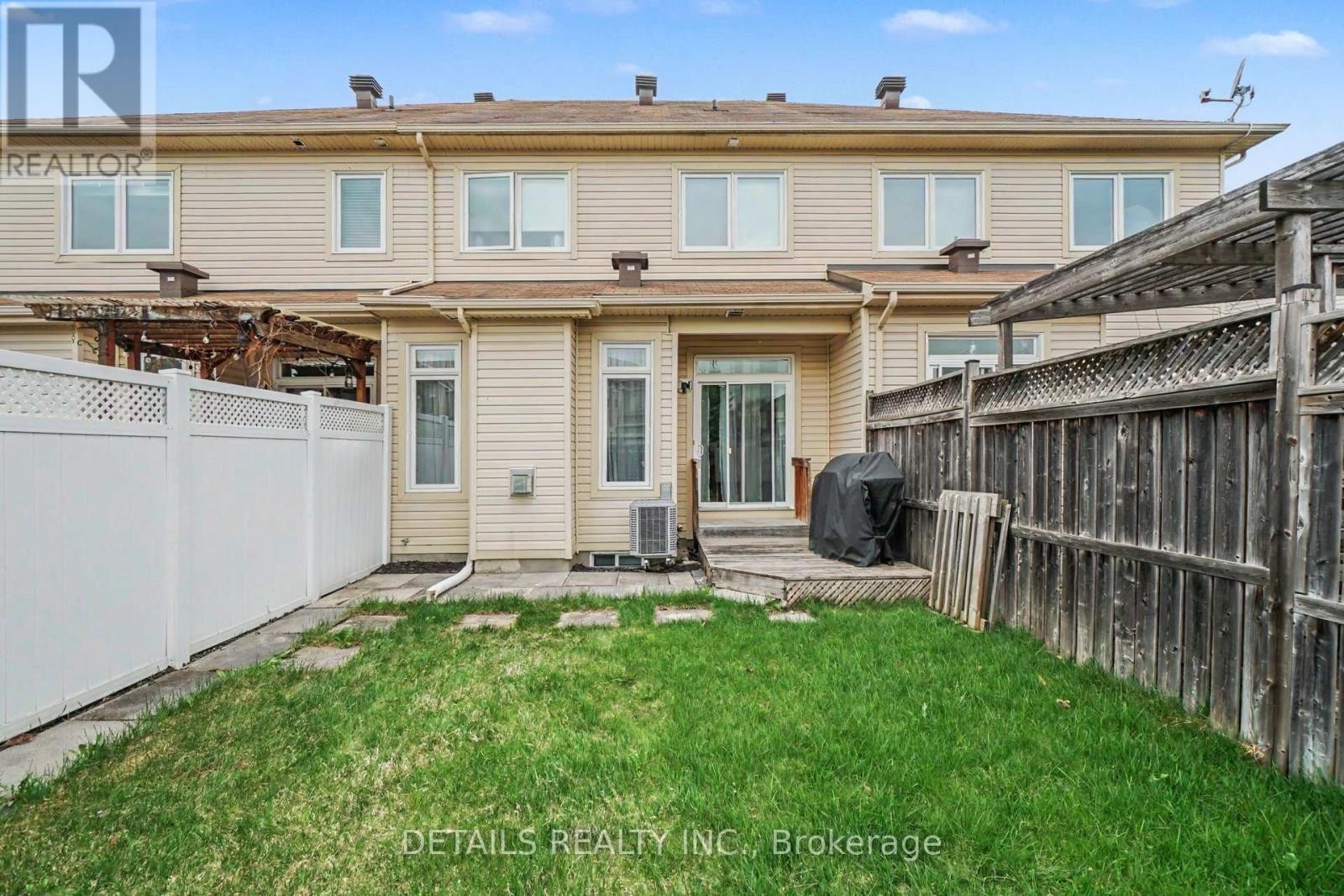 












112 WHISPERING WINDS WAY

,
Ottawa,




Ontario
K1W0B7

