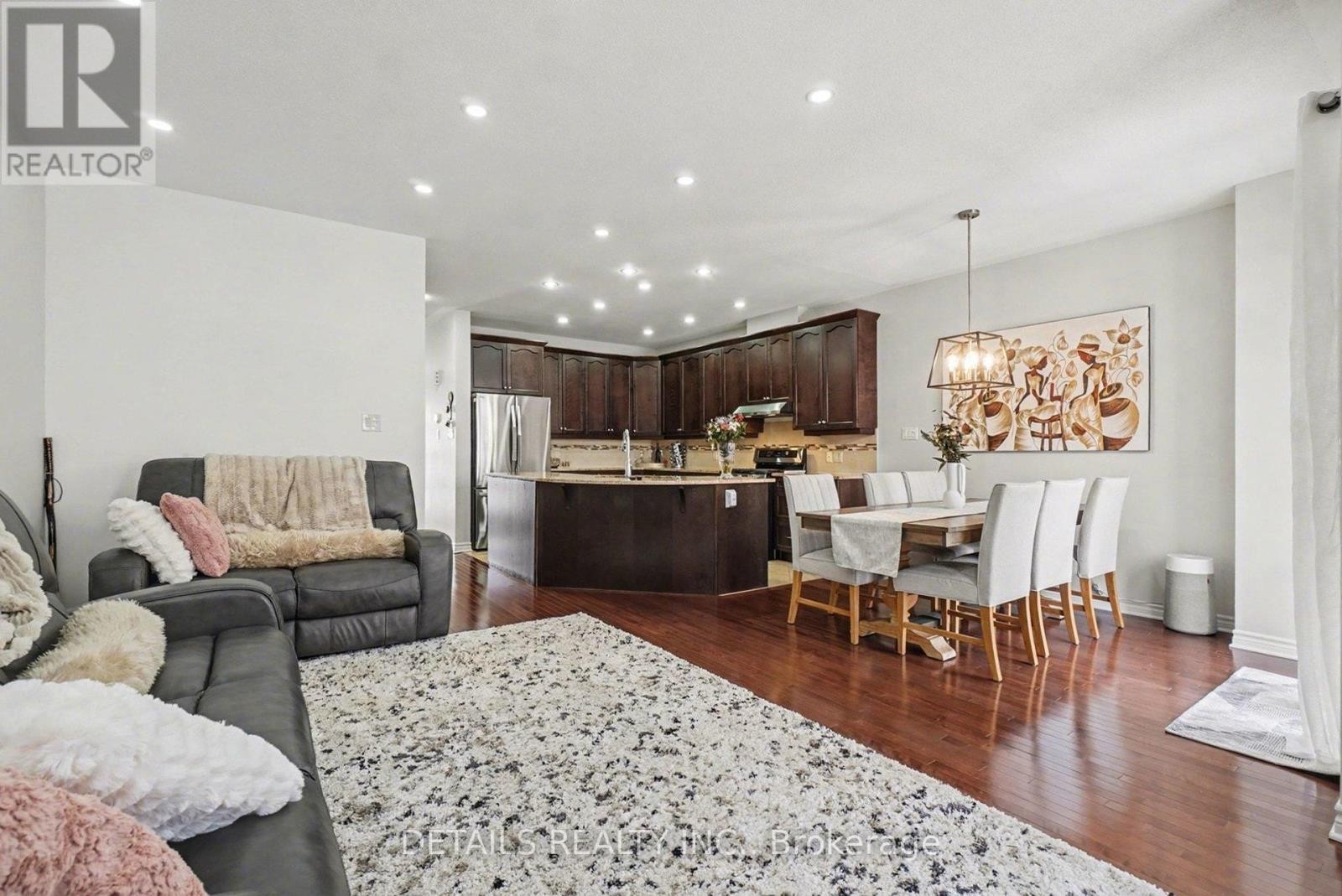 












112 WHISPERING WINDS WAY

,
Ottawa,




Ontario
K1W0B7

