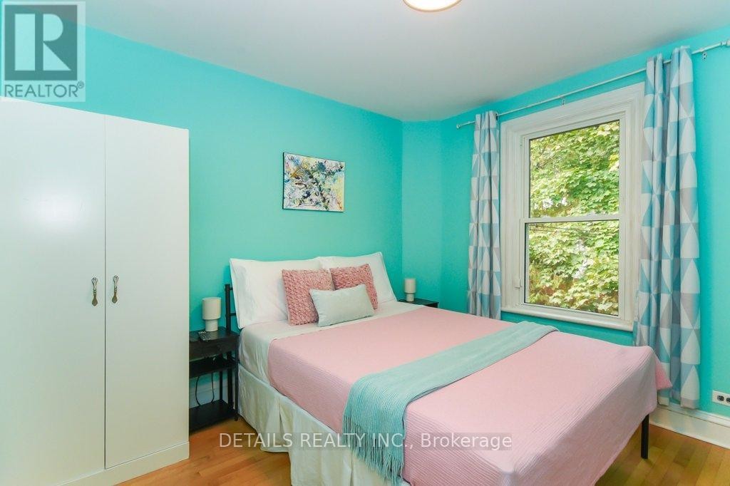 












19 GOULD STREET

,
Ottawa,




Ontario
K1Y2P1

