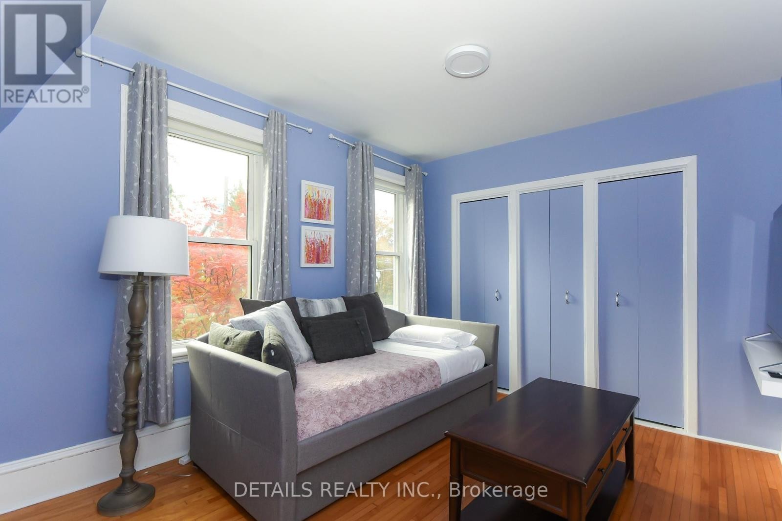 












19 GOULD STREET

,
Ottawa,




Ontario
K1Y2P1

