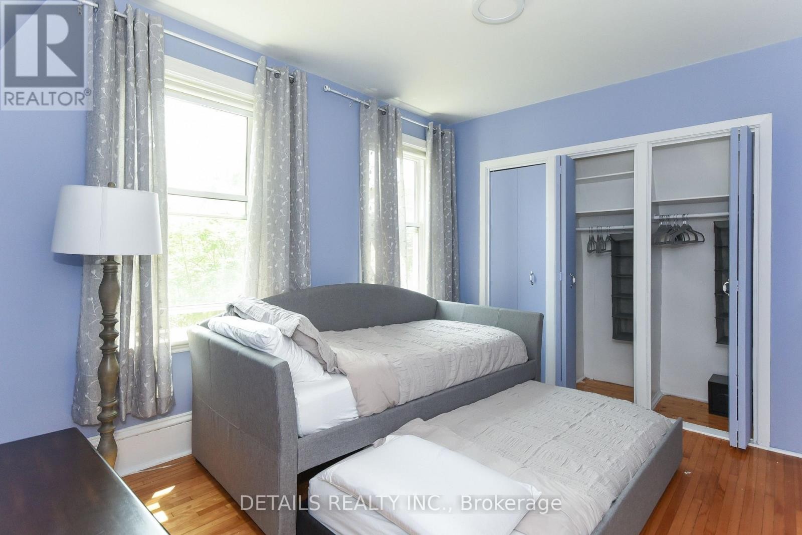 












19 GOULD STREET

,
Ottawa,




Ontario
K1Y2P1

