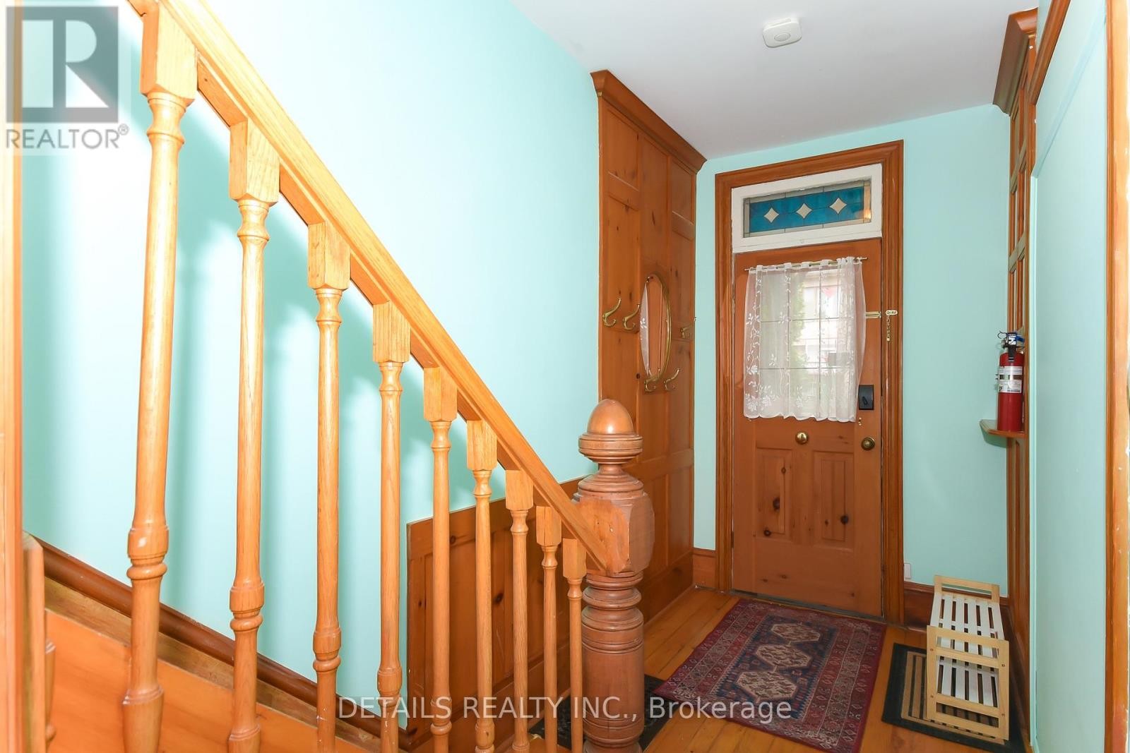












19 GOULD STREET

,
Ottawa,




Ontario
K1Y2P1

