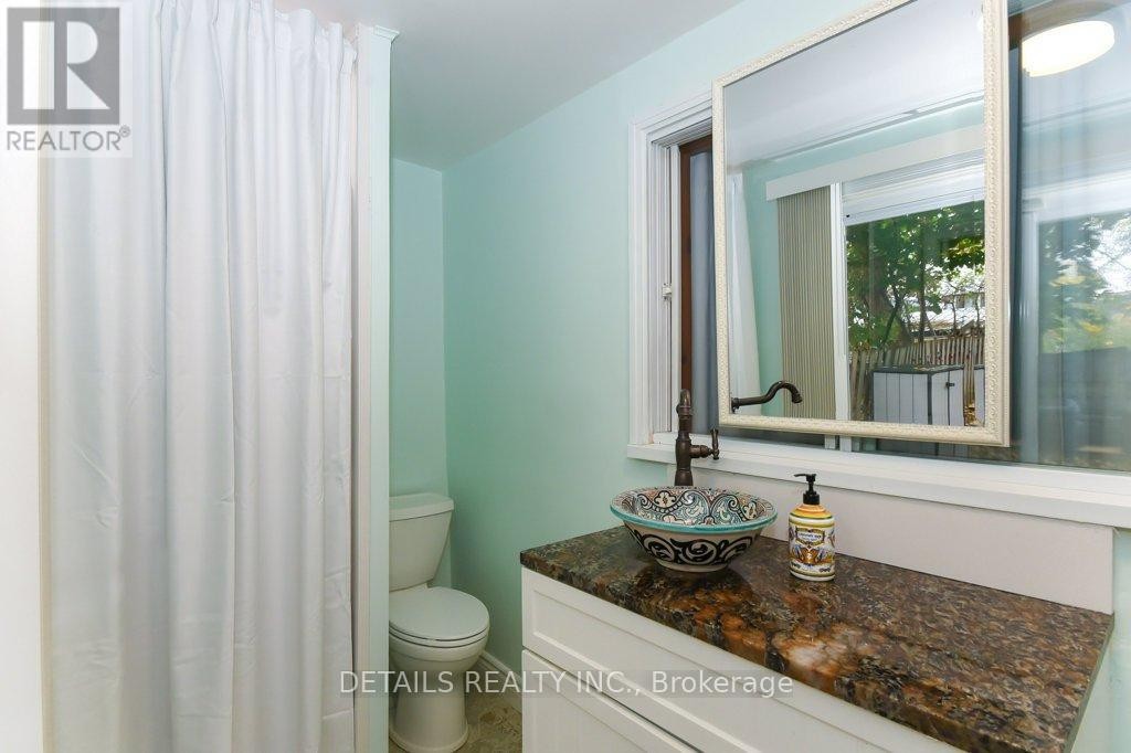 












19 GOULD STREET

,
Ottawa,




Ontario
K1Y2P1

