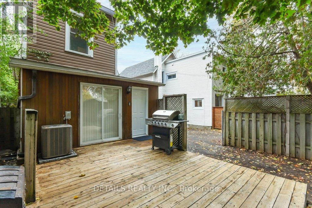 












19 GOULD STREET

,
Ottawa,




Ontario
K1Y2P1

