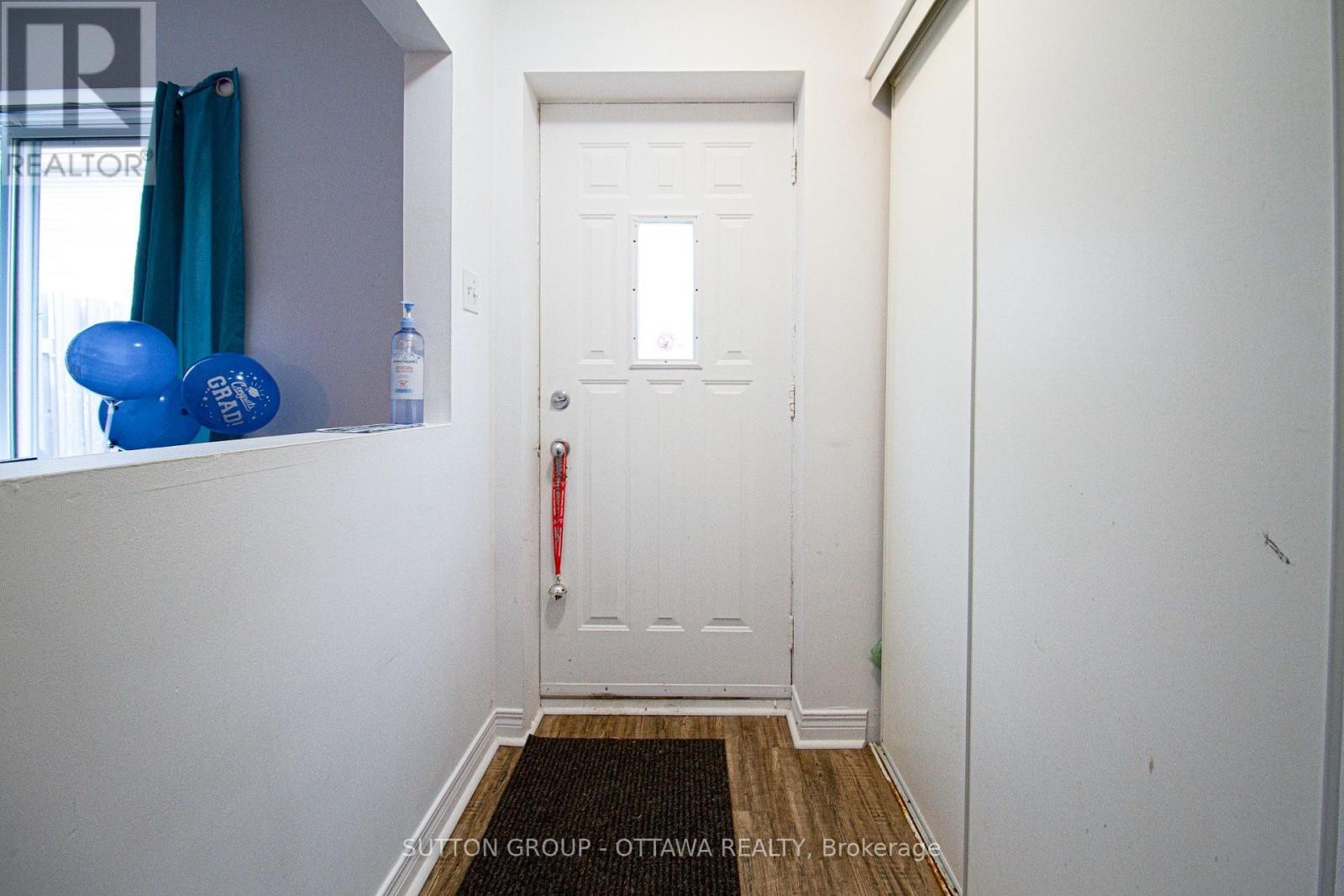 












309 CYR AVENUE

,
Ottawa,




Ontario
K1L7N6

