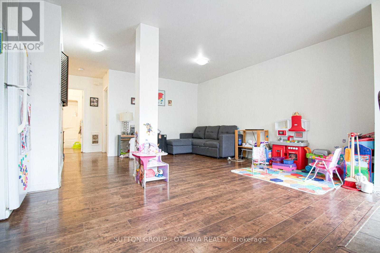 












309 CYR AVENUE

,
Ottawa,




Ontario
K1L7N6

