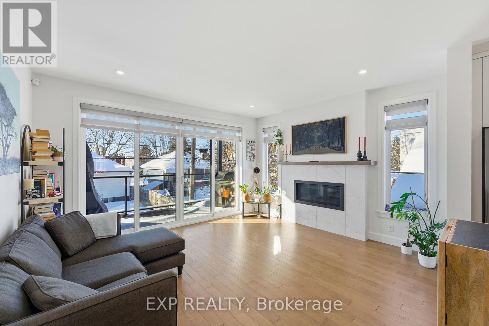 












158 MARIER AVENUE

,
Ottawa,




Ontario
K1L5S1

