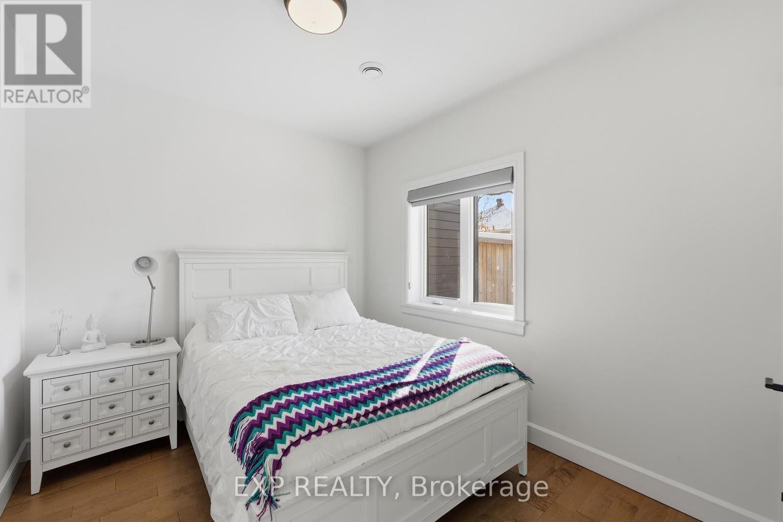 












158 MARIER AVENUE

,
Ottawa,




Ontario
K1L5S1

