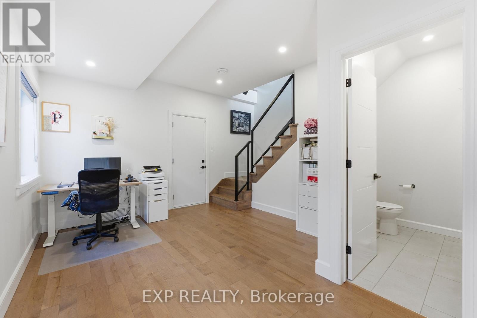 












158 MARIER AVENUE

,
Ottawa,




Ontario
K1L5S1

