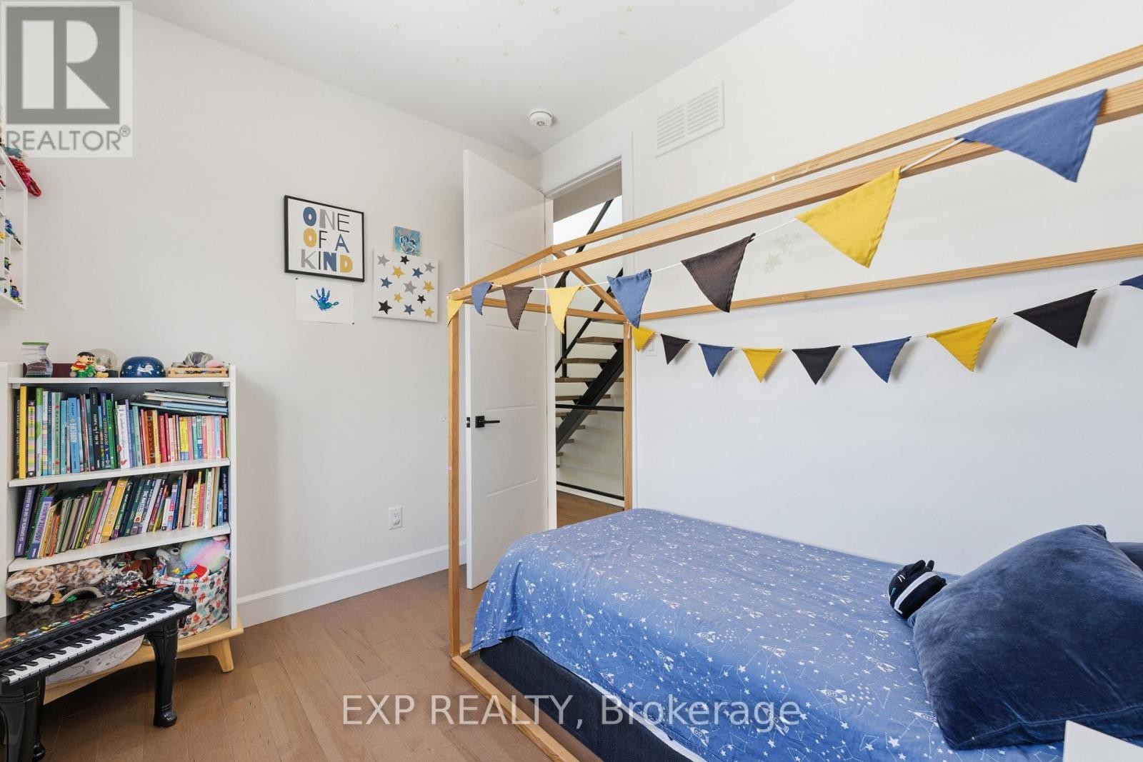 












158 MARIER AVENUE

,
Ottawa,




Ontario
K1L5S1

