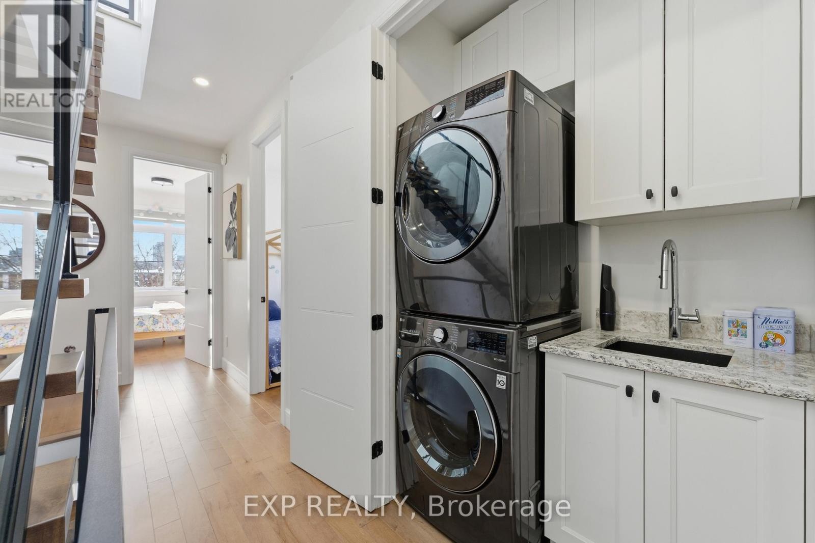 












158 MARIER AVENUE

,
Ottawa,




Ontario
K1L5S1

