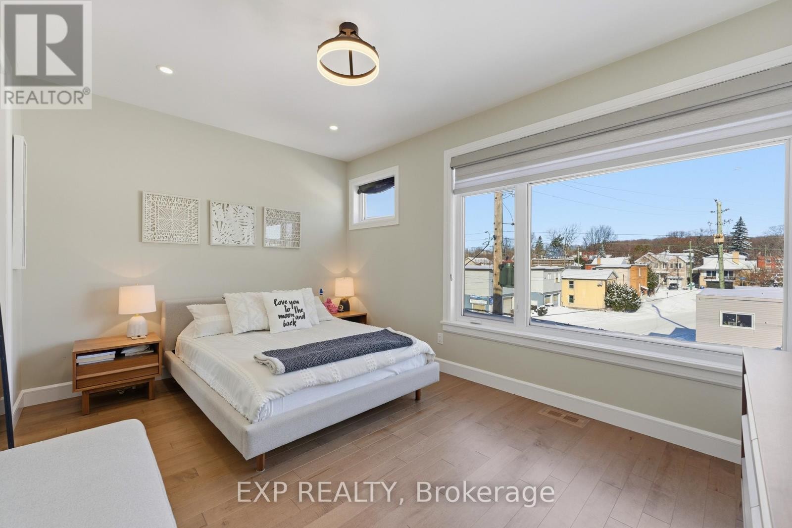 












158 MARIER AVENUE

,
Ottawa,




Ontario
K1L5S1

