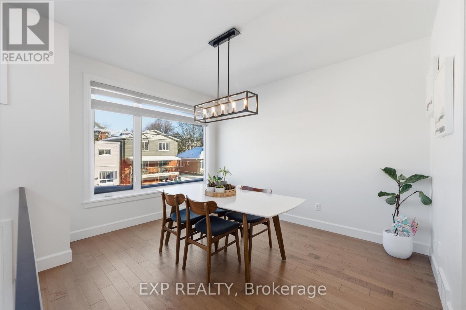 












158 MARIER AVENUE

,
Ottawa,




Ontario
K1L5S1

