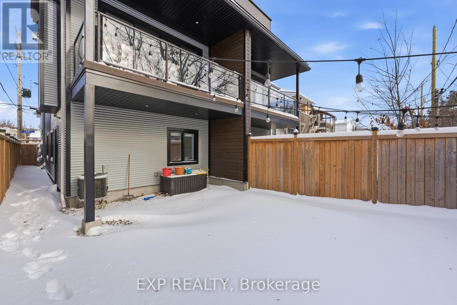 












158 MARIER AVENUE

,
Ottawa,




Ontario
K1L5S1

