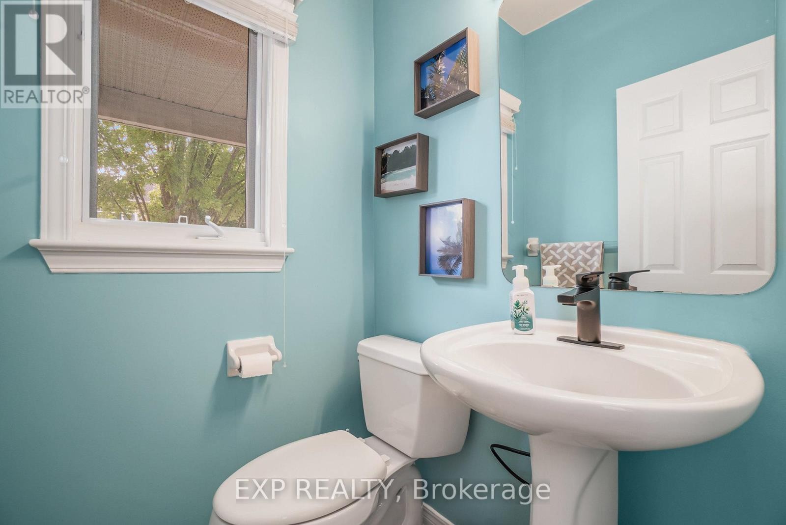 












15 ESCADE DRIVE

,
Ottawa,




Ontario
K2G6R9

