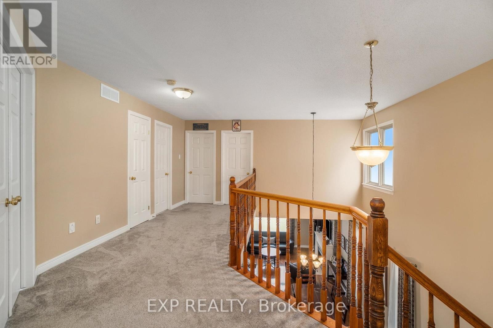 












15 ESCADE DRIVE

,
Ottawa,




Ontario
K2G6R9

