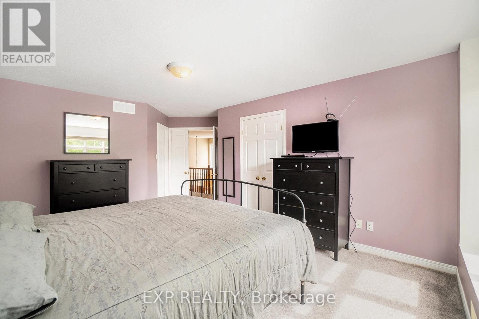 












15 ESCADE DRIVE

,
Ottawa,




Ontario
K2G6R9

