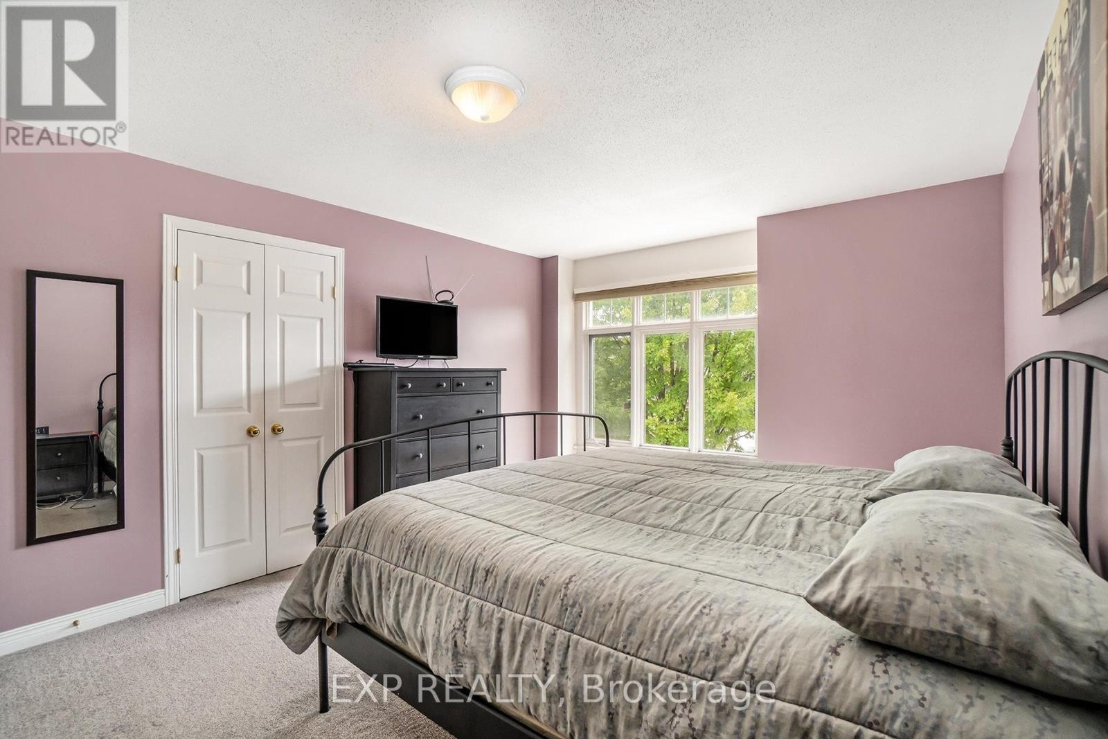 












15 ESCADE DRIVE

,
Ottawa,




Ontario
K2G6R9

