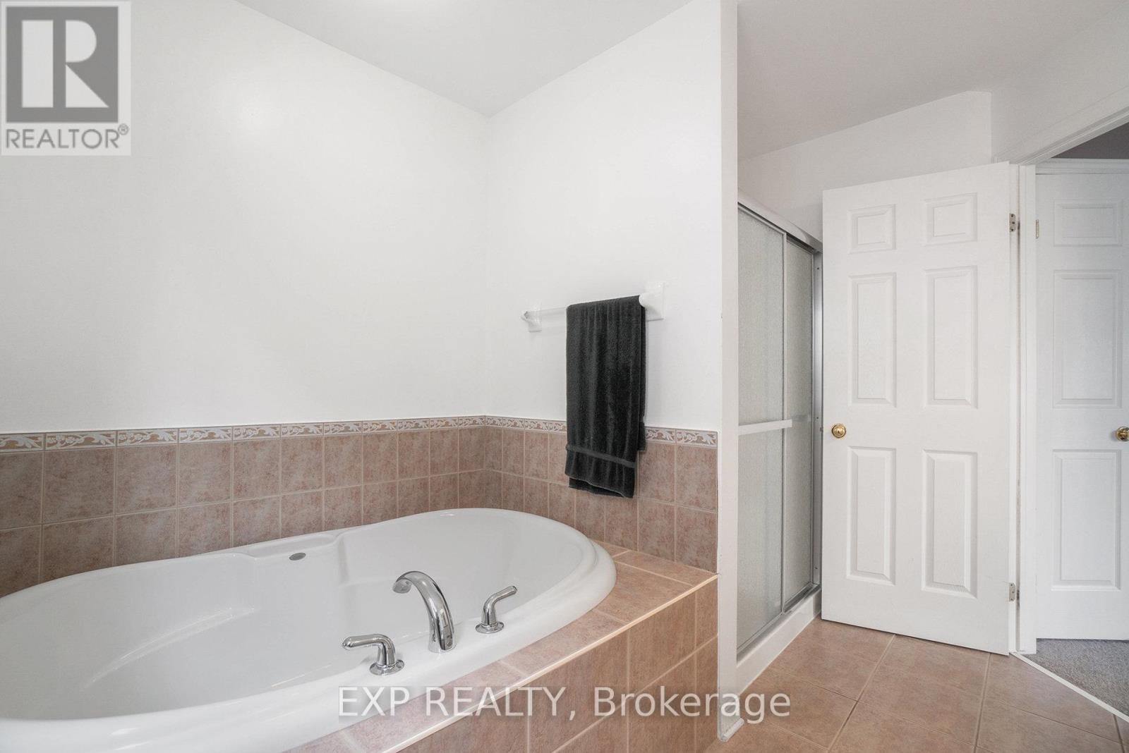 












15 ESCADE DRIVE

,
Ottawa,




Ontario
K2G6R9

