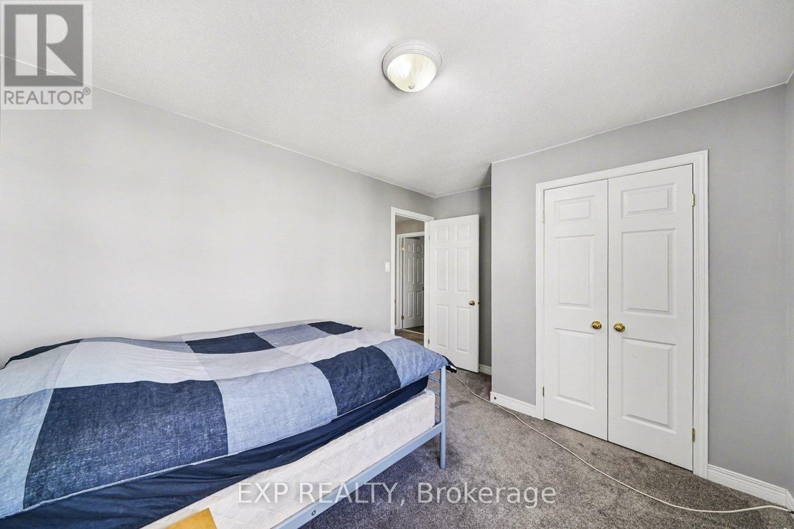 












15 ESCADE DRIVE

,
Ottawa,




Ontario
K2G6R9

