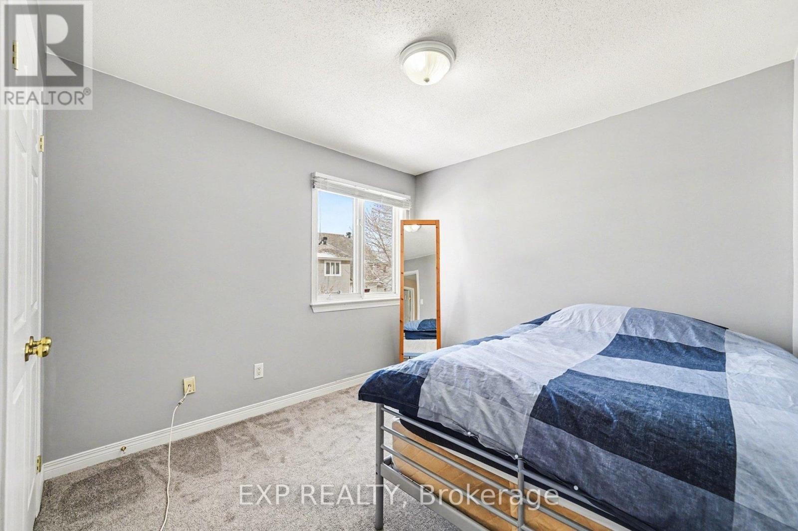 












15 ESCADE DRIVE

,
Ottawa,




Ontario
K2G6R9

