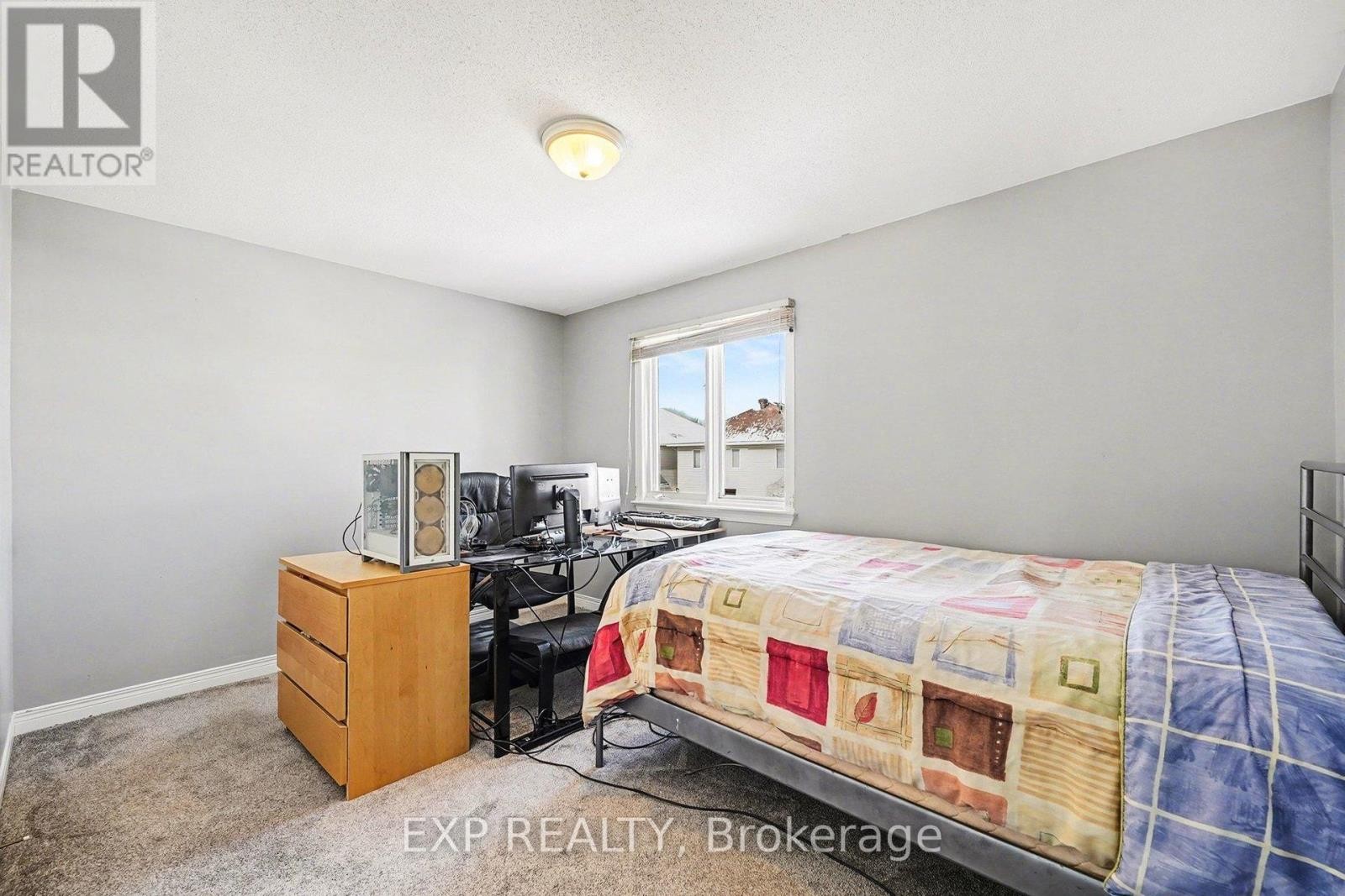 












15 ESCADE DRIVE

,
Ottawa,




Ontario
K2G6R9

