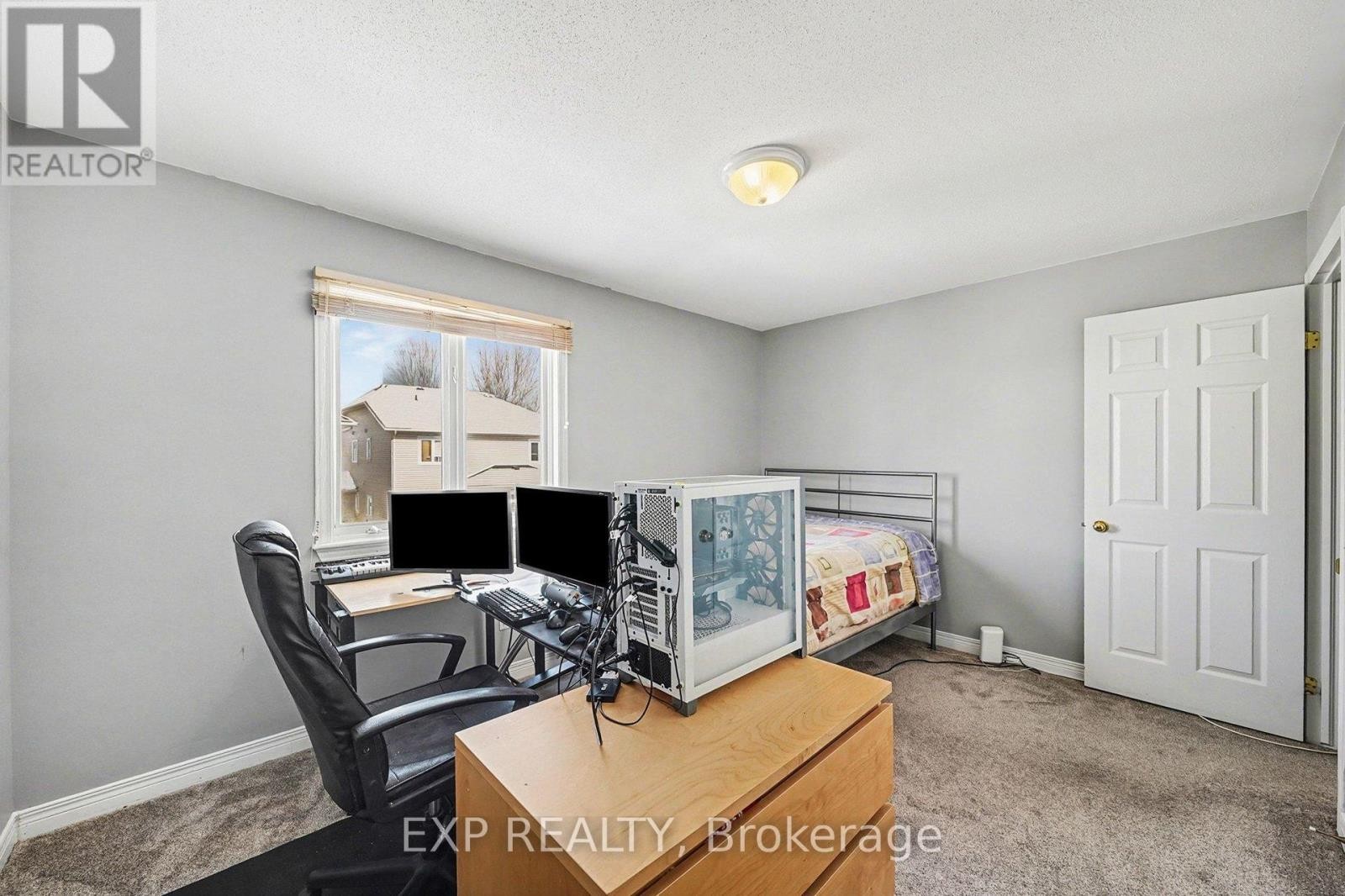 












15 ESCADE DRIVE

,
Ottawa,




Ontario
K2G6R9

