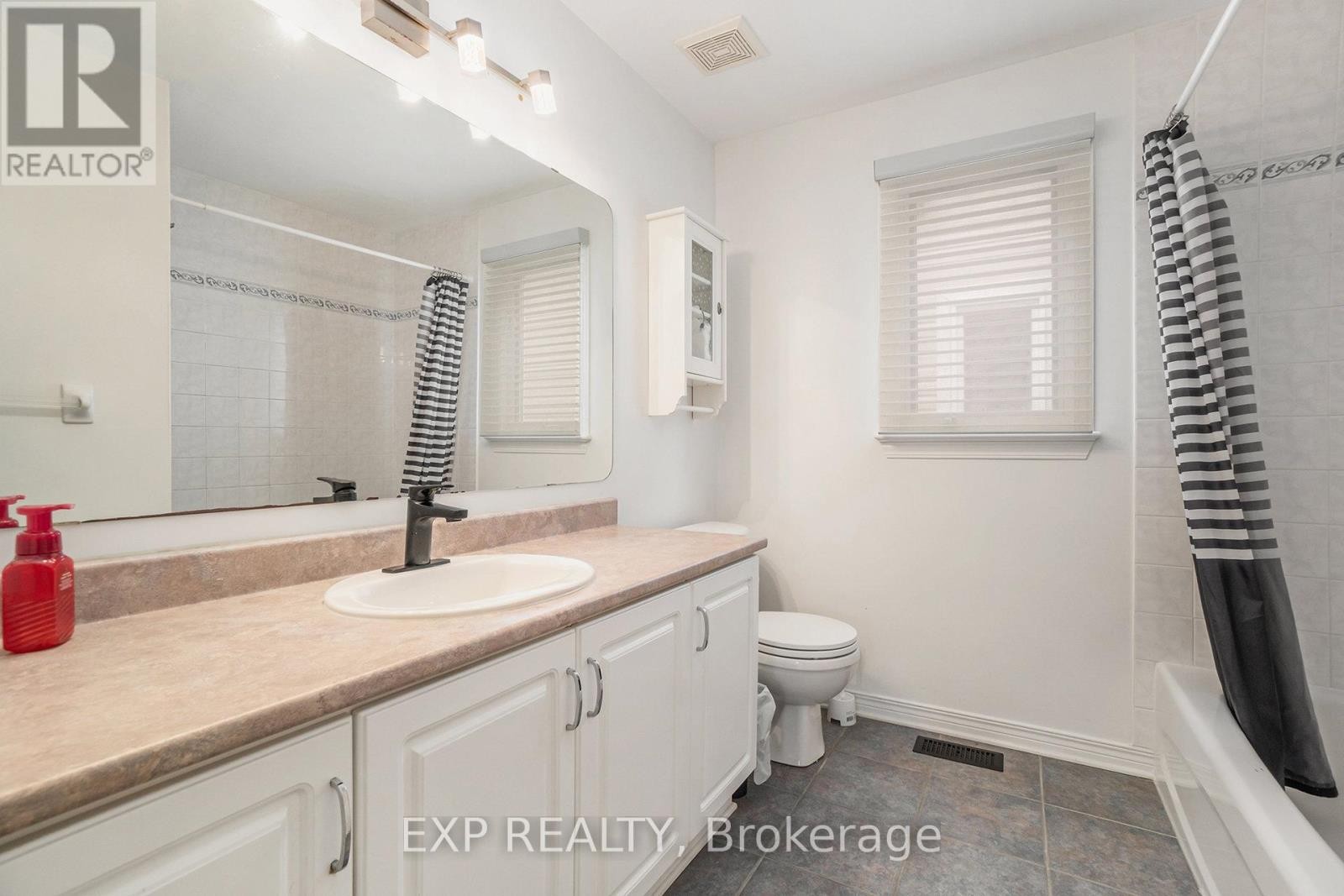 












15 ESCADE DRIVE

,
Ottawa,




Ontario
K2G6R9

